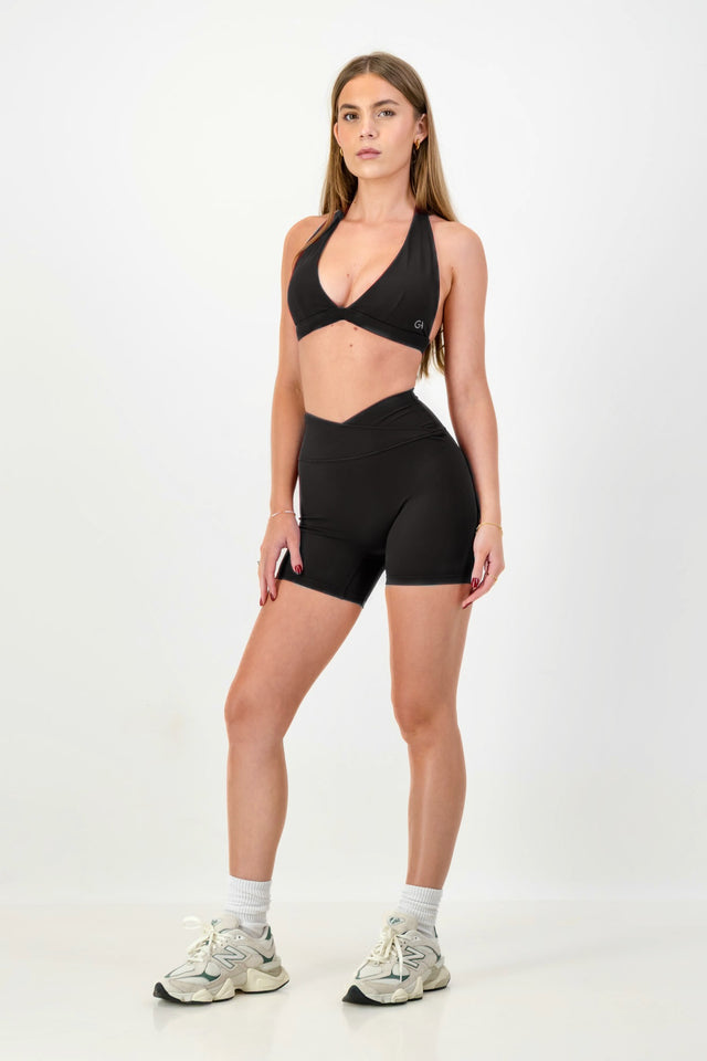 Form 5" Crossover Invisible Scrunch Shorts | Black