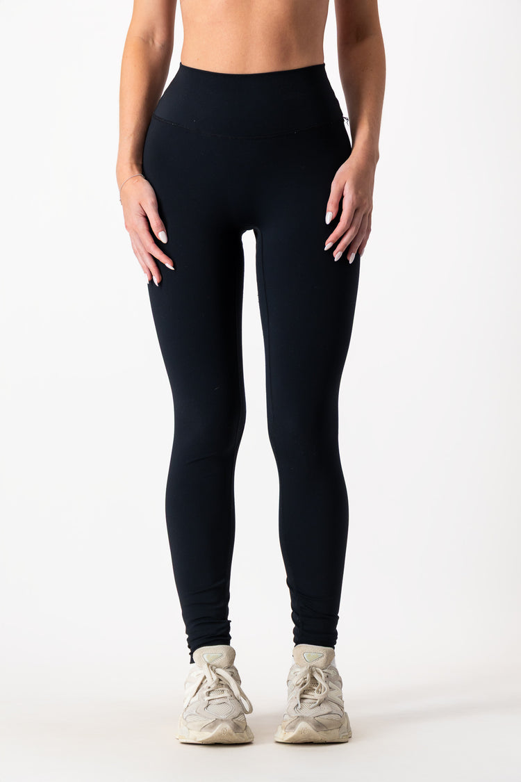 Core Scrunch Leggings | Black