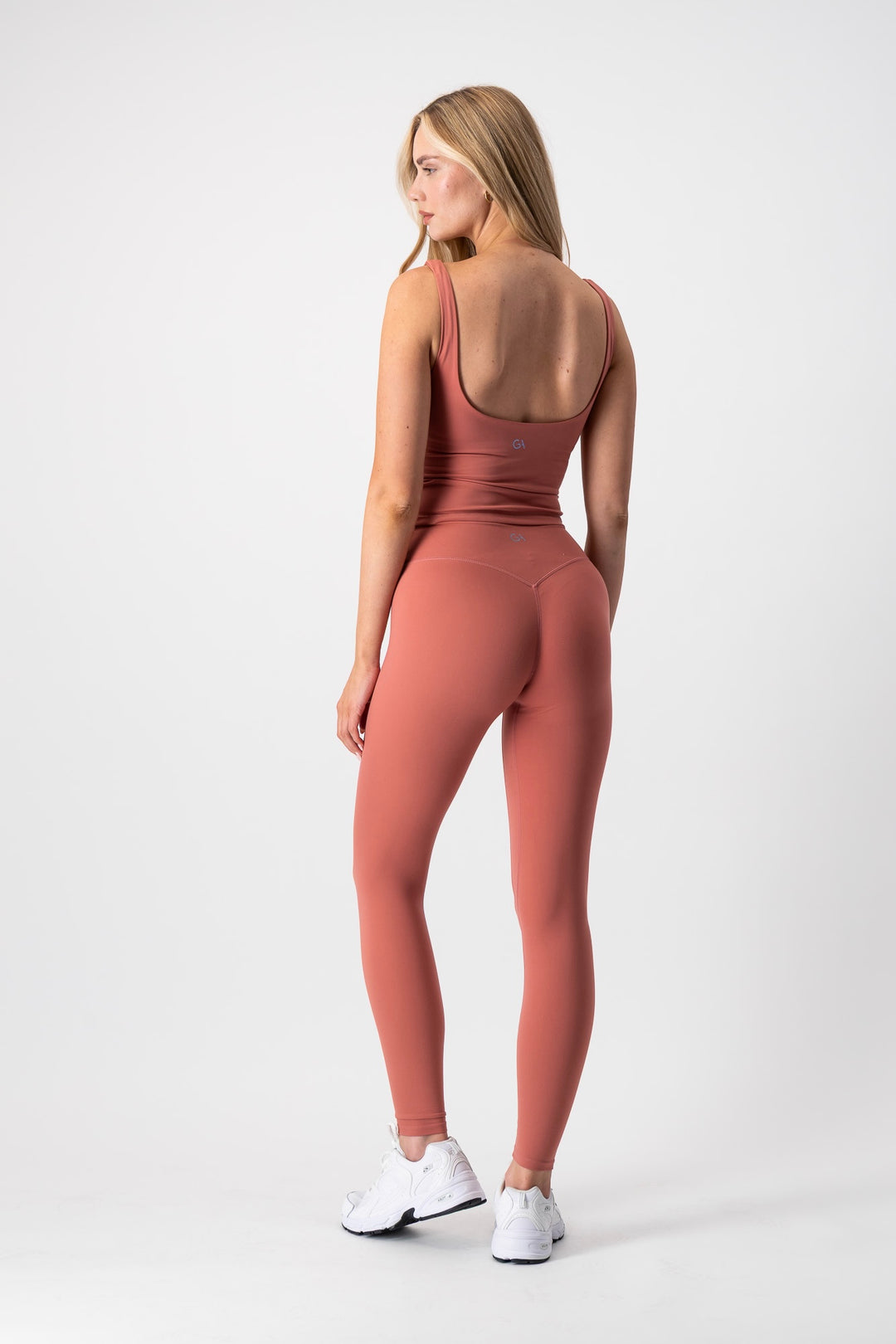 FORM SIERRA TANK - Rose