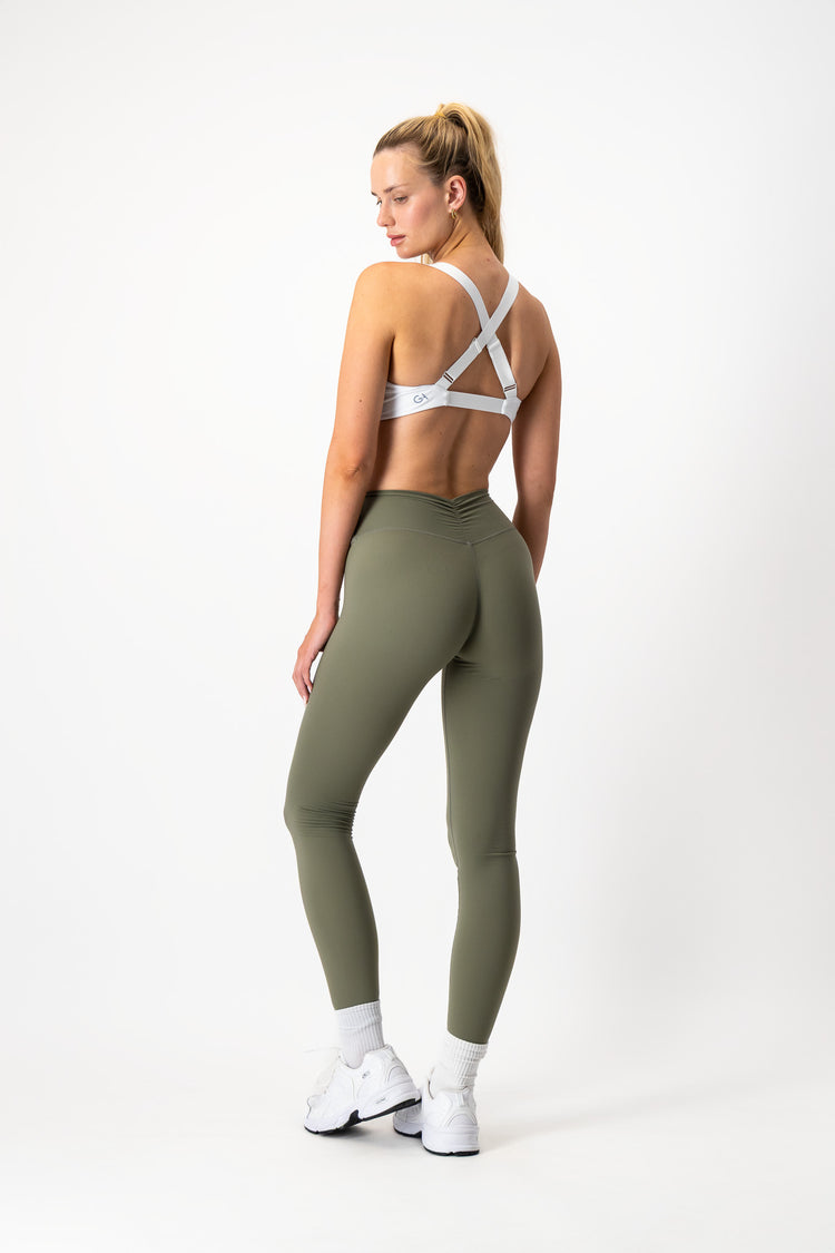 Form Aria Crop | White